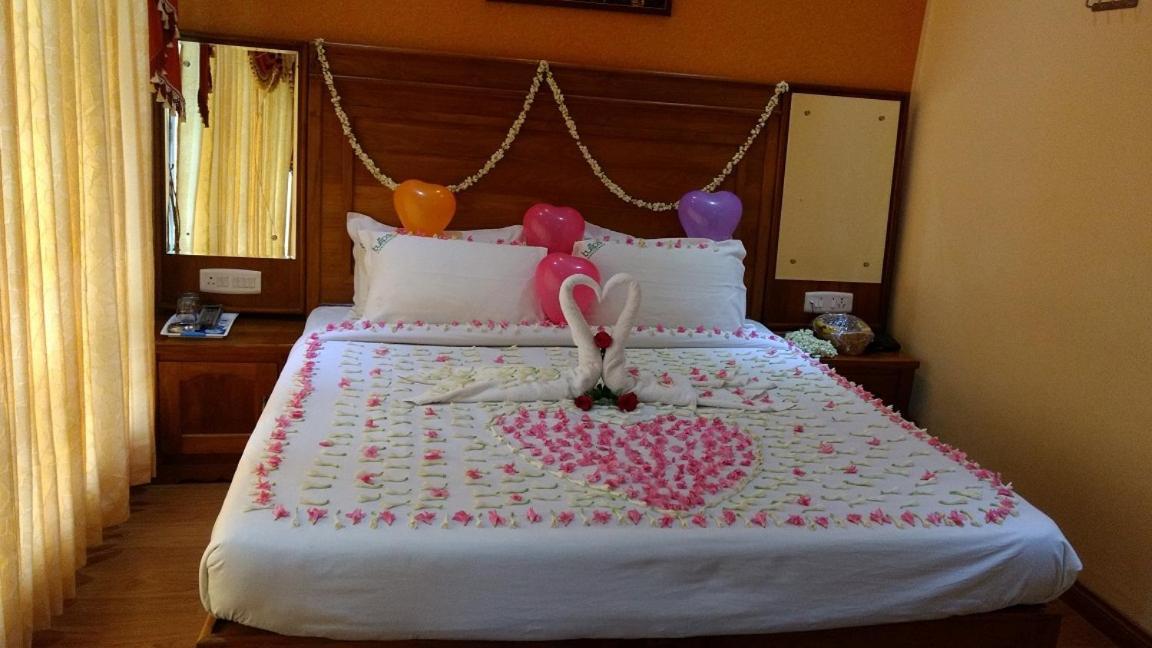 Mmr Holiday Inn อูตี ภายนอก รูปภาพ